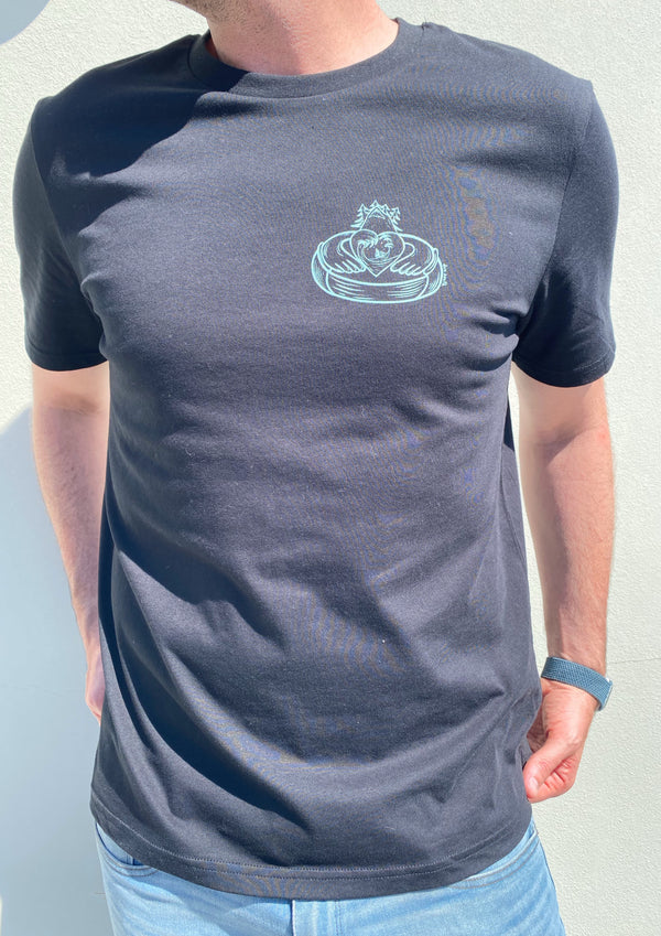 Nature Claddagh - 100% Organic cotton t-shirt (Black)
